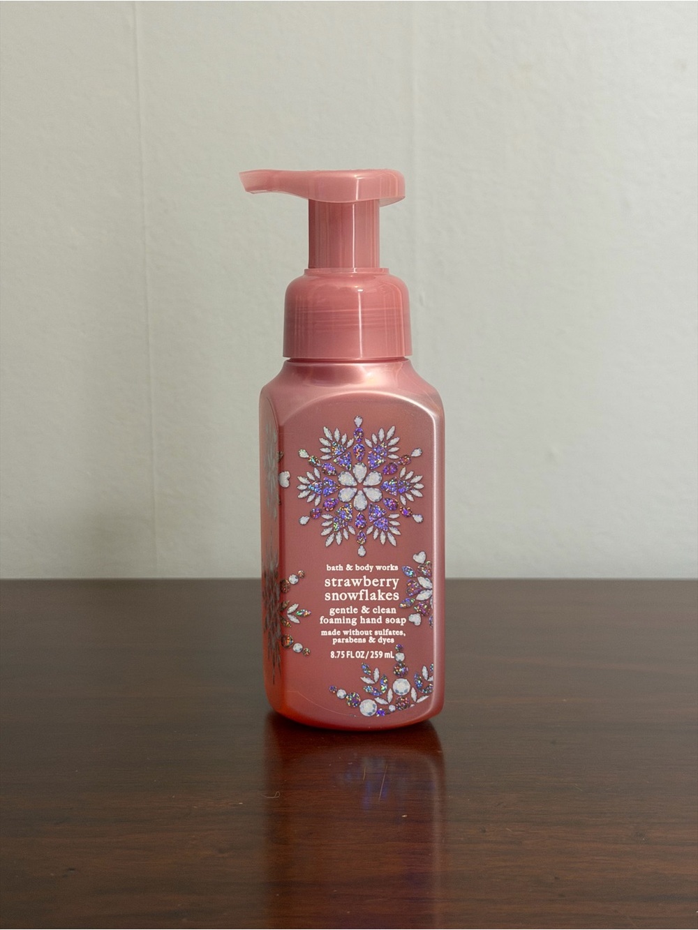 Bath & Body Works Pink Strawberry Snowflakes Foaming Hand Soap